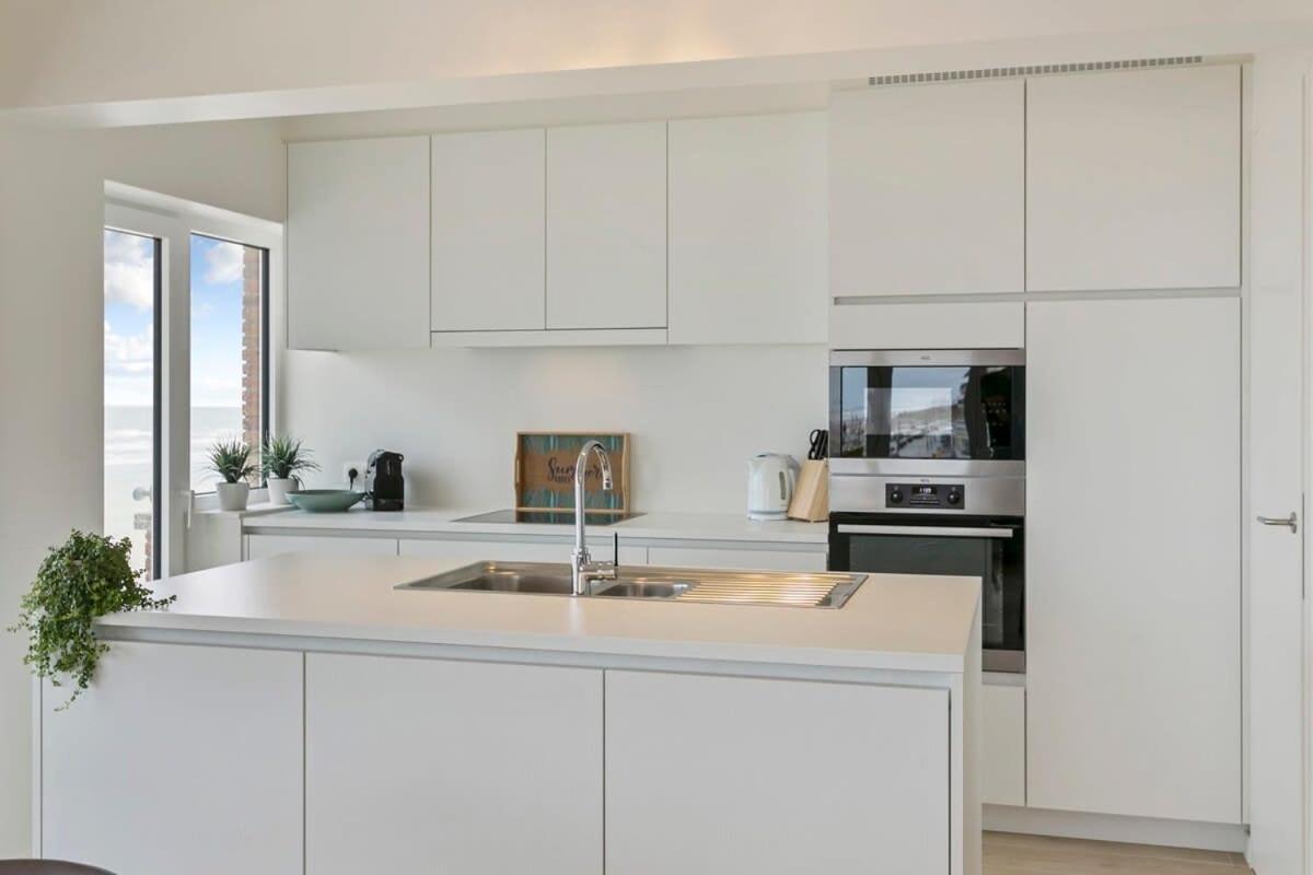 Huswell - Majestic Apartment With Breathtaking Sea View De Haan Eksteriør billede
